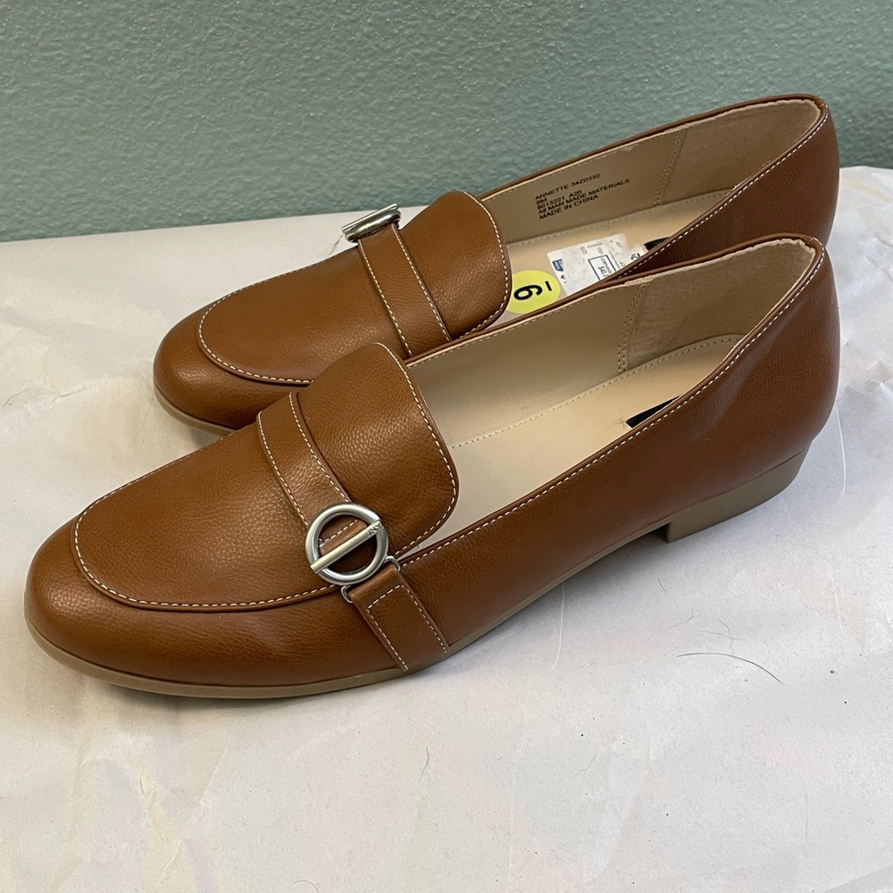 Jones New York Signature Annette size 9 Loafer Tan